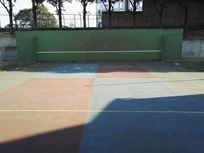 Paris Université Club mur tennis